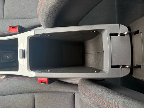 Used 2020 Chevrolet Bolt LT image 40