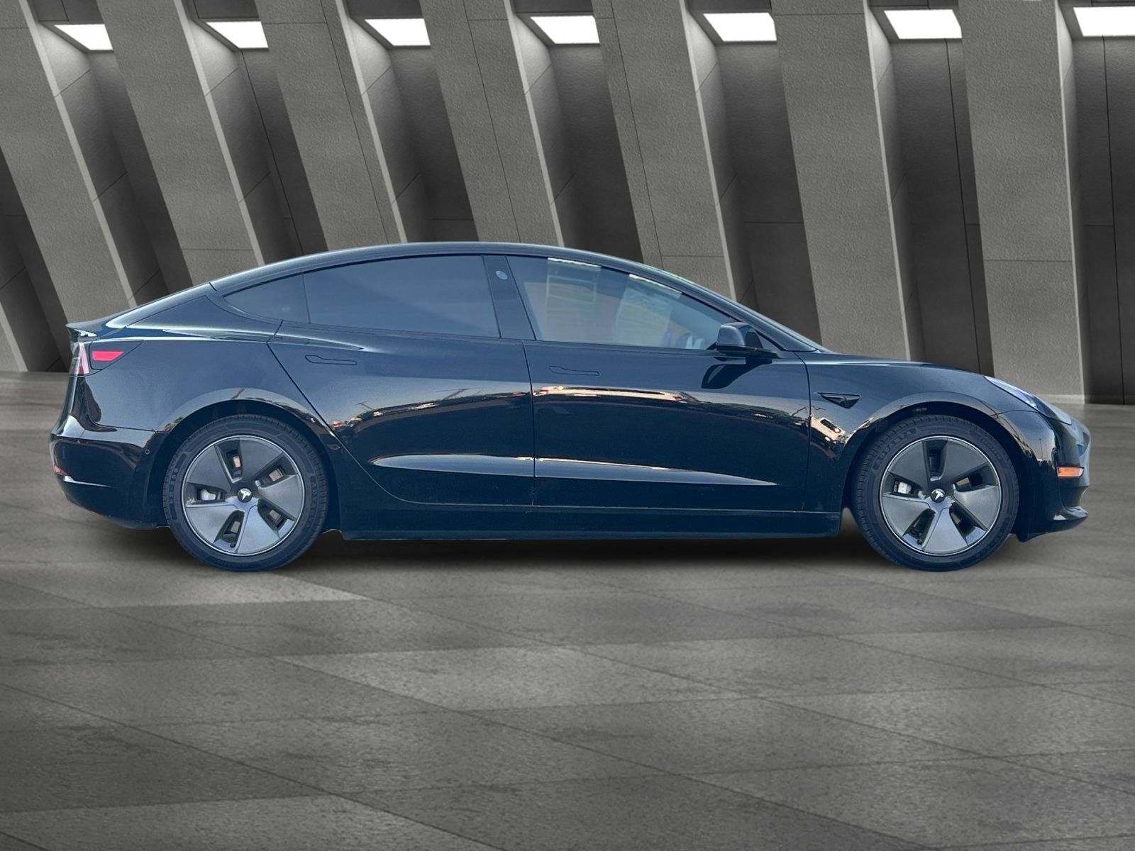 Used 2022 Tesla Model 3 Long Range AWD/4WD image 3