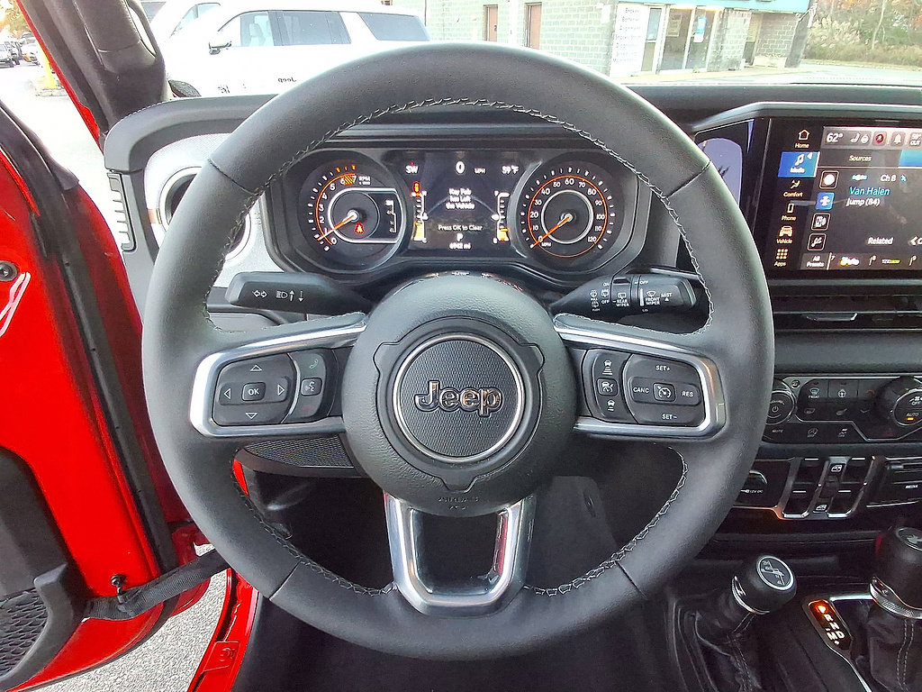 Used 2026 Jeep Wrangler Unlimited Sahara AWD/4WD image 22