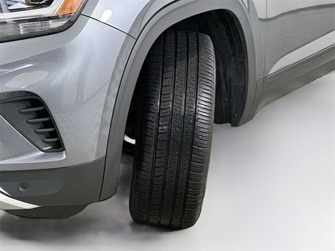 Used 2023 Volkswagen Atlas SE w/ Panoramic Sunroof Package image 25