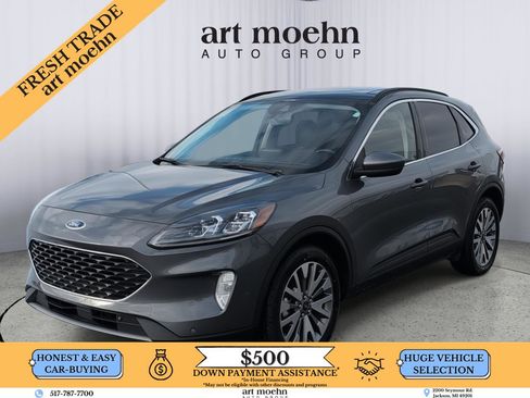 Used 2022 Ford Escape Titanium w/ Class II Trailer Tow Package image 1