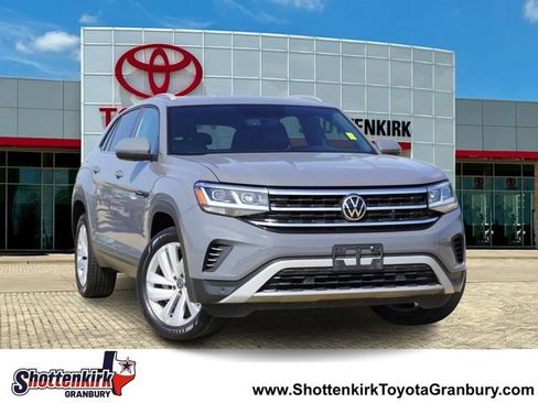 Used 2021 Volkswagen Atlas Cross Sport SE w/ Panoramic Sunroof Package FWD image 1