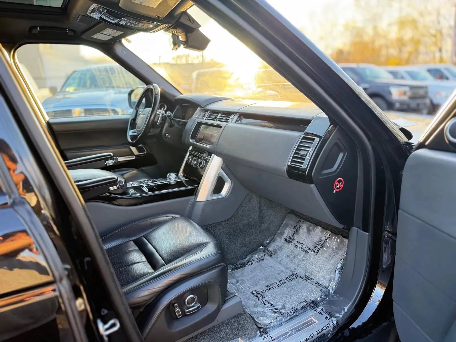 Used 2017 Land Rover Range Rover LWB SV Autobiography AWD/4WD image 32