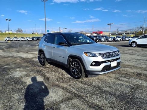 Used 2025 Jeep Compass Limited image 6