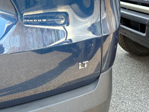 Used 2023 Chevrolet Traverse LT image 9