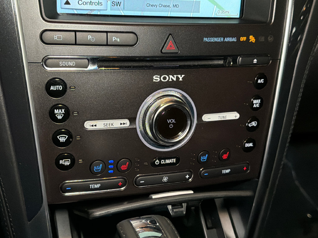 Used 2017 Ford Explorer Platinum AWD/4WD image 28