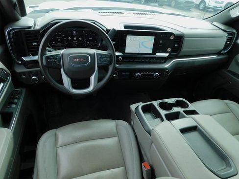 Used 2025 GMC Sierra 1500 SLT AWD/4WD image 9