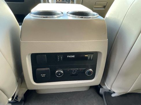 Used 2015 Lincoln Navigator 2WD image 10