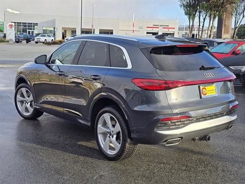 Used 2025 Audi Q5 Premium Plus image 2