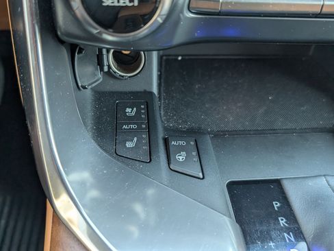 Used 2024 Lexus LX 600 4WD w/ Appearance Package image 31