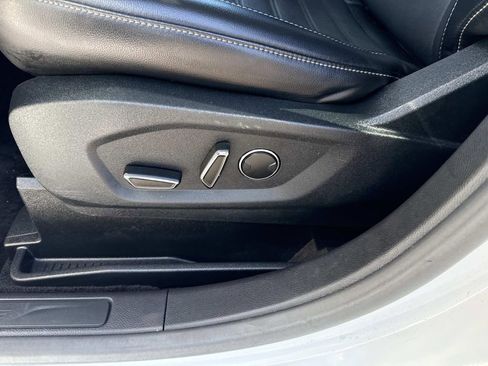 Used 2016 Ford Edge SEL w/ Canadian Touring Package AWD/4WD image 18