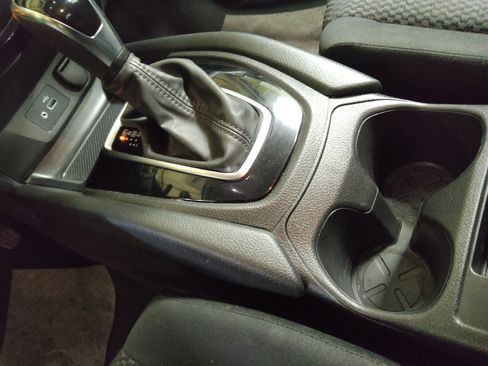 Used 2019 Nissan Rogue Sport S image 26