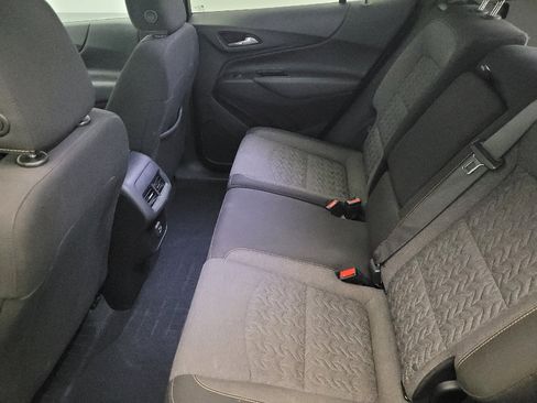 Used 2022 Chevrolet Equinox LT w/ LPO, Floor Liner Package FWD image 18