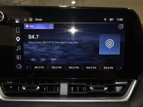 Used 2026 Chevrolet Equinox LT FWD image 12