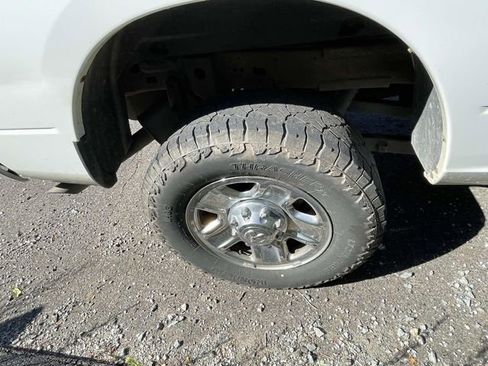 Used 2015 RAM 2500 Tradesman w/ Chrome Appearance Group AWD/4WD image 9