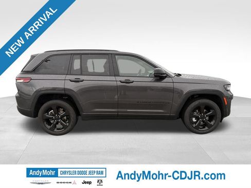 Used 2024 Jeep Grand Cherokee Limited w/ Luxury Tech Group II AWD/4WD image 8