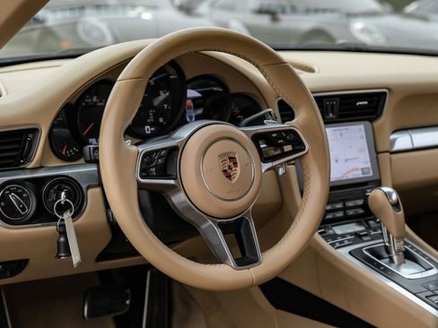 Used 2017 Porsche 911 Carrera RWD image 8