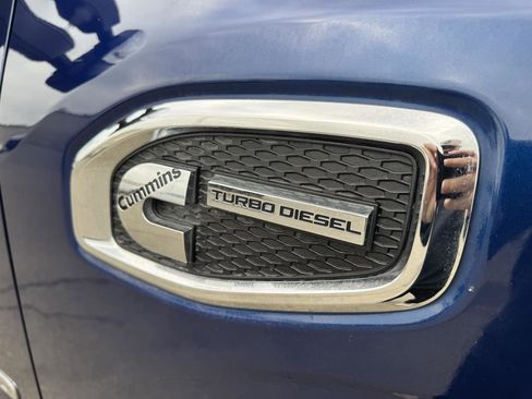 Used 2016 Nissan Titan SL image 16