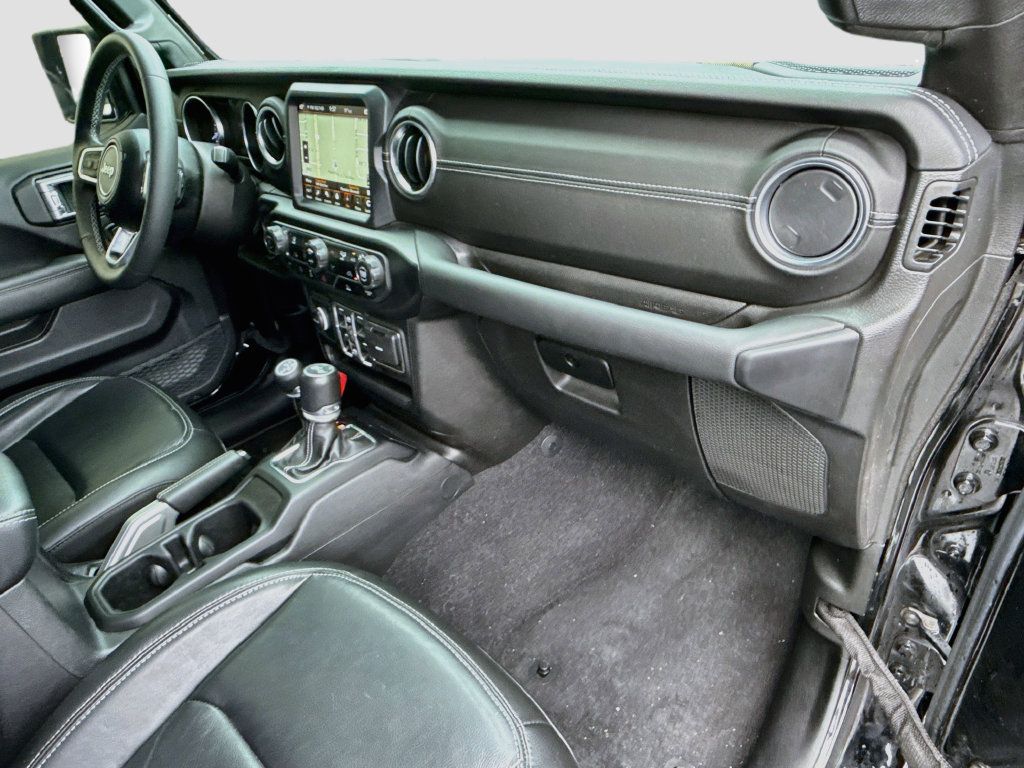 Used 2023 Jeep Wrangler Unlimited Sahara AWD/4WD image 34