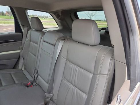 Used 2011 Jeep Grand Cherokee Laredo AWD/4WD image 43