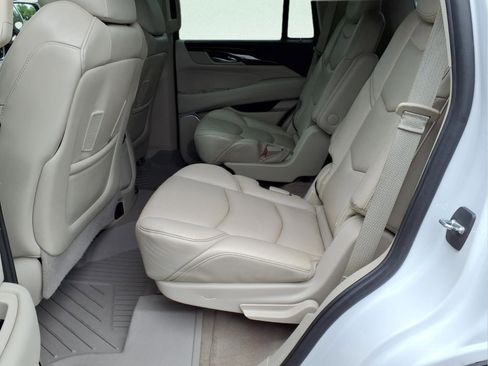 Used 2020 Cadillac Escalade Premium Luxury AWD/4WD image 17