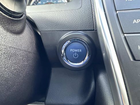 Used 2017 Toyota Camry XLE image 25