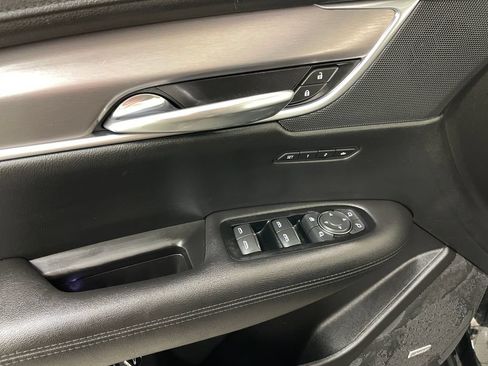 Used 2018 Cadillac XT5 Luxury w/ Driver Awareness Package AWD/4WD image 15