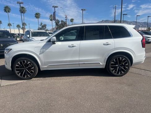 New 2026 Volvo XC90 T8 Plus w/ Protection Package image 7