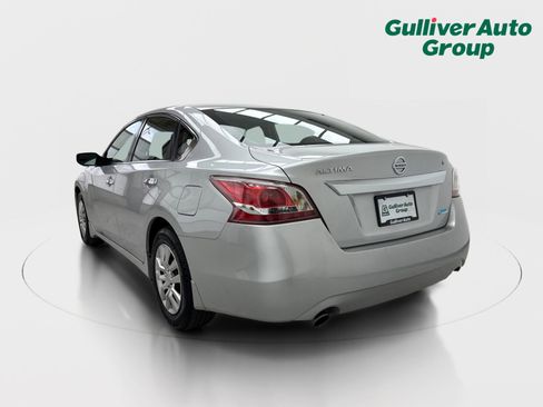 Used 2013 Nissan Altima 2.5 S FWD image 5