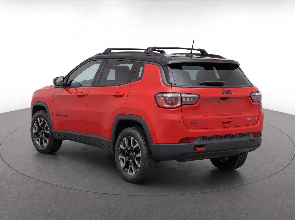 Used 2018 Jeep Compass Trailhawk w/ Cold Weather Group AWD/4WD image 3
