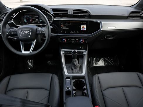 Used 2025 Audi Q3 2.0T Premium image 7
