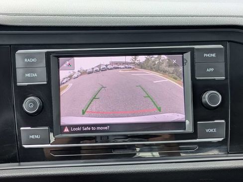 Used 2024 Volkswagen Jetta SE FWD image 20