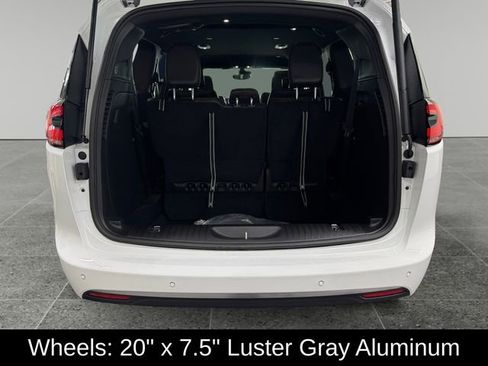 New 2026 Chrysler Pacifica Select image 14