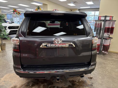 Used 2023 Toyota 4Runner Limited image 10