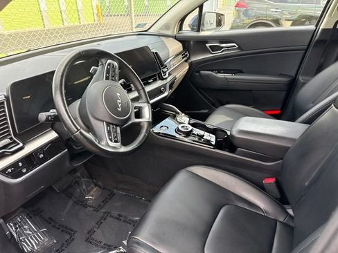 Used 2023 Kia Sportage EX AWD/4WD image 6