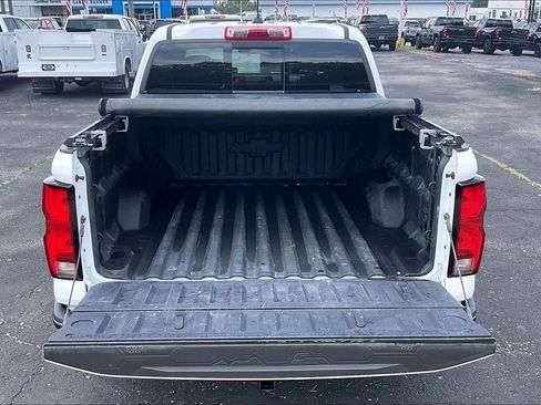Used 2024 Chevrolet Colorado Z71 w/ Z71 Convenience Package 2 AWD/4WD image 4