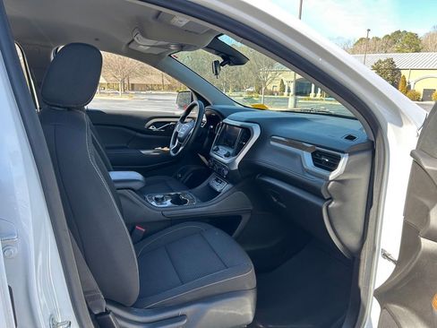 Certified 2023 GMC Acadia SLE w/ Driver Convenience Package image 38