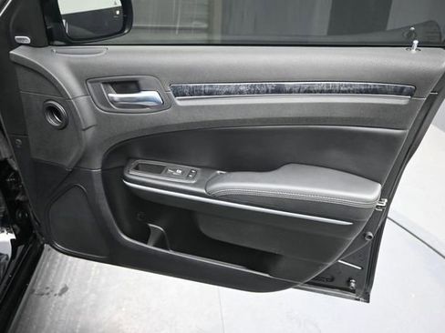 Used 2023 Chrysler 300 Touring L w/ Comfort Group RWD image 27