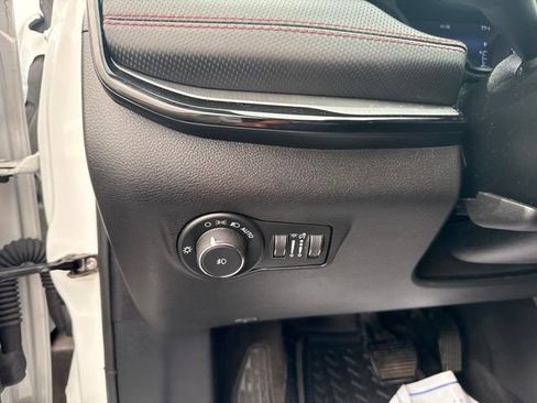 Used 2025 Jeep Compass Trailhawk AWD/4WD image 17
