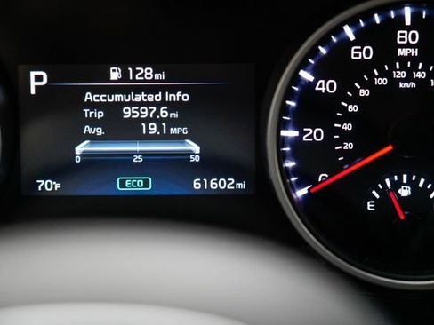 Used 2022 Kia Carnival EX FWD image 34