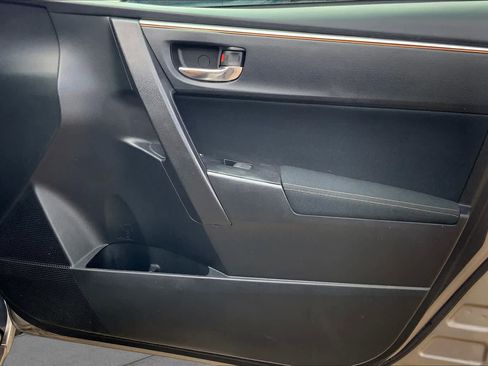 Used 2015 Toyota Corolla LE FWD image 23