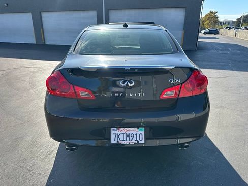 Used 2015 INFINITI Q40 w/ Navigation Package RWD image 4