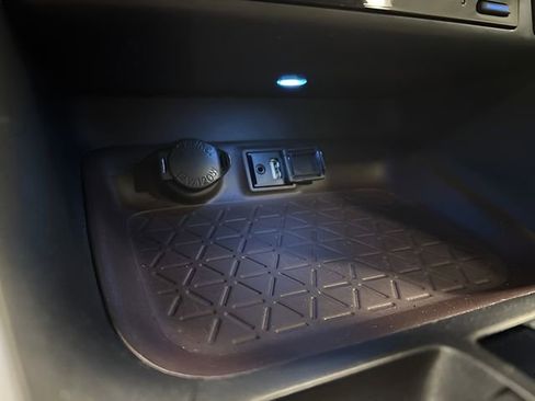 Used 2019 Toyota RAV4 Limited image 35