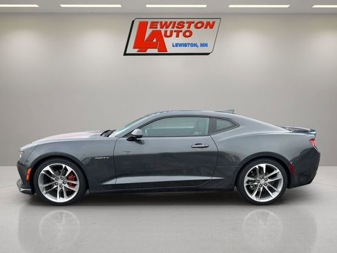 Used 2017 Chevrolet Camaro LT RWD image 10