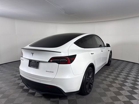 Used 2022 Tesla Model Y Performance image 5