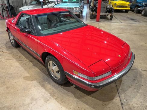 Used 1988 Buick Reatta Coupe FWD image 14