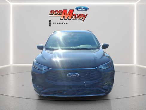Used 2023 Ford Escape ST-Line w/ Tech Pack #1 AWD/4WD image 2