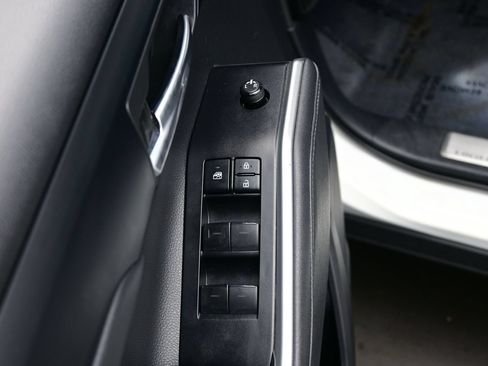 Used 2021 Toyota Highlander XSE AWD/4WD image 10