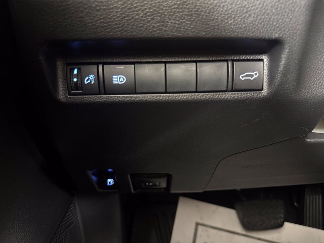 Used 2019 Toyota RAV4 XLE w/ Convenience Package AWD/4WD image 19