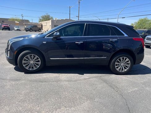 Used 2017 Cadillac XT5 Luxury w/ Driver Awareness Package FWD image 9